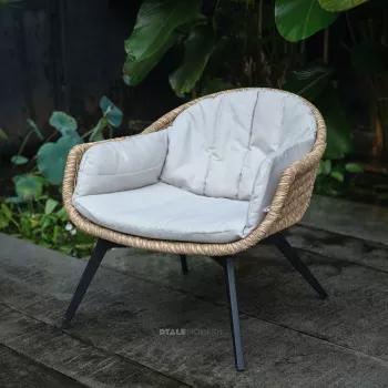 Murre Wicker Outdoor Lounge Chair